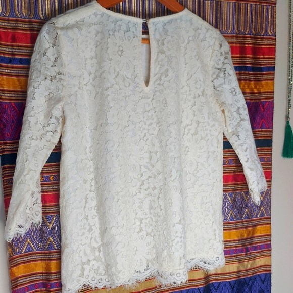Delicate lace top with 3/4 sleeves - Picture 3 of 6